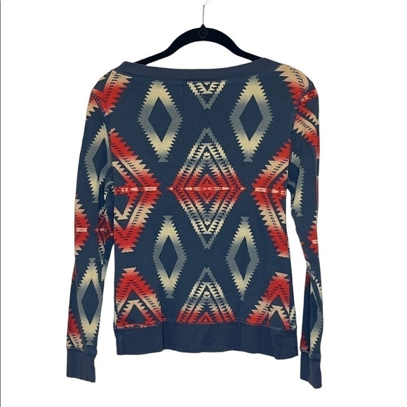 CHAPS Tribal Print Thermal Top - Picture 2 of 4